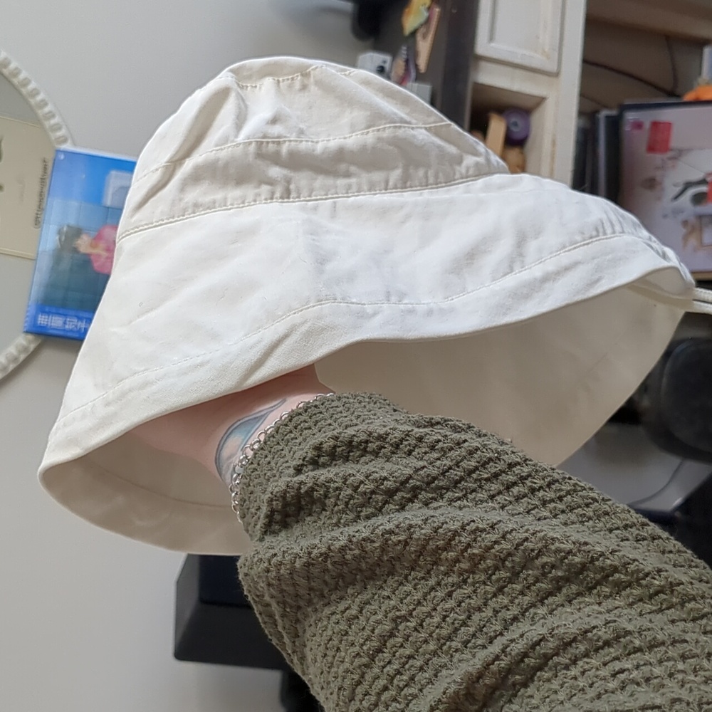 Physician Endorsed white adjustable bucket hat